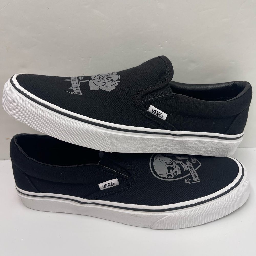 Vans Skull WMNS Classic Slip-On
Love You To Death Black/True White Sneakers - Picture 3 of 16